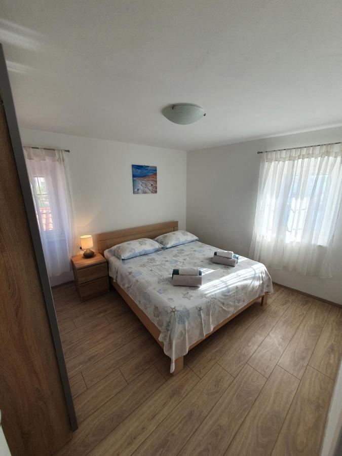 Apartaments Ukic Đảo Prvić Ngoại thất bức ảnh