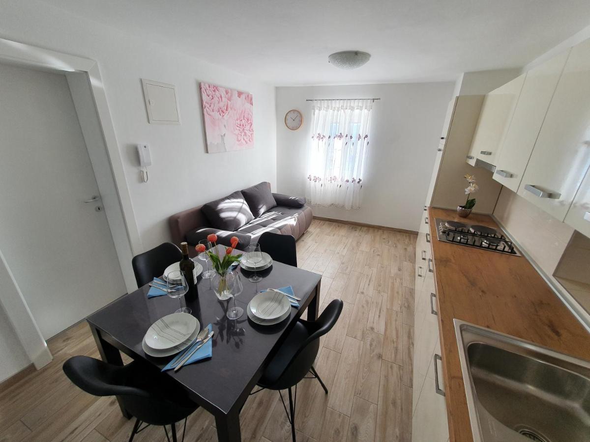 Apartaments Ukic Đảo Prvić Ngoại thất bức ảnh