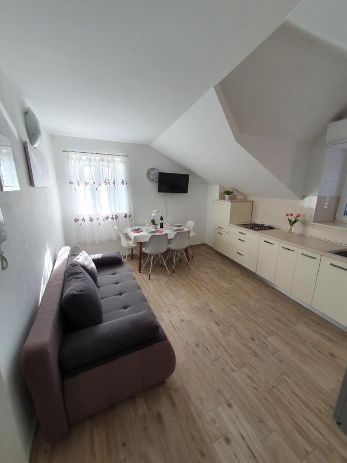 Apartaments Ukic Đảo Prvić Ngoại thất bức ảnh