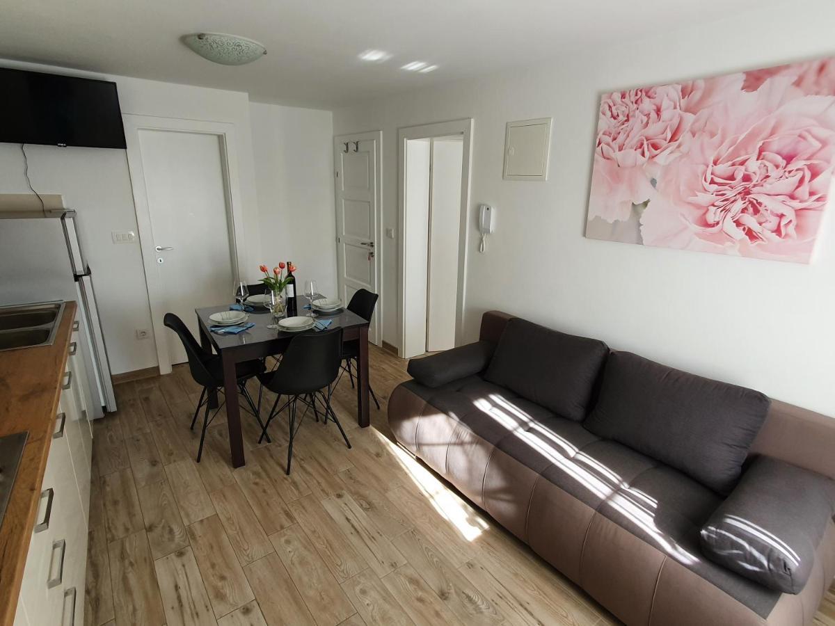 Apartaments Ukic Đảo Prvić Ngoại thất bức ảnh