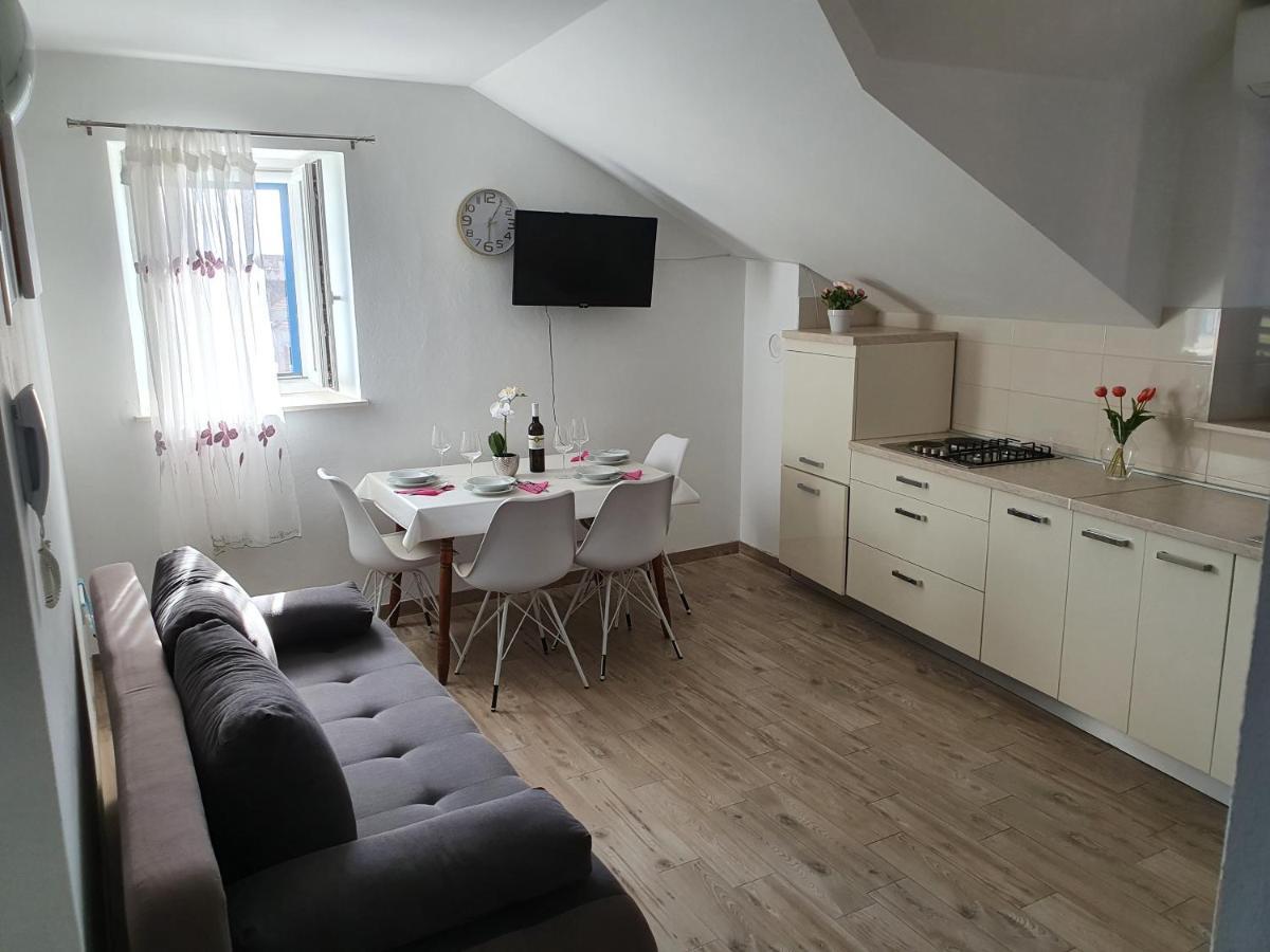 Apartaments Ukic Đảo Prvić Ngoại thất bức ảnh
