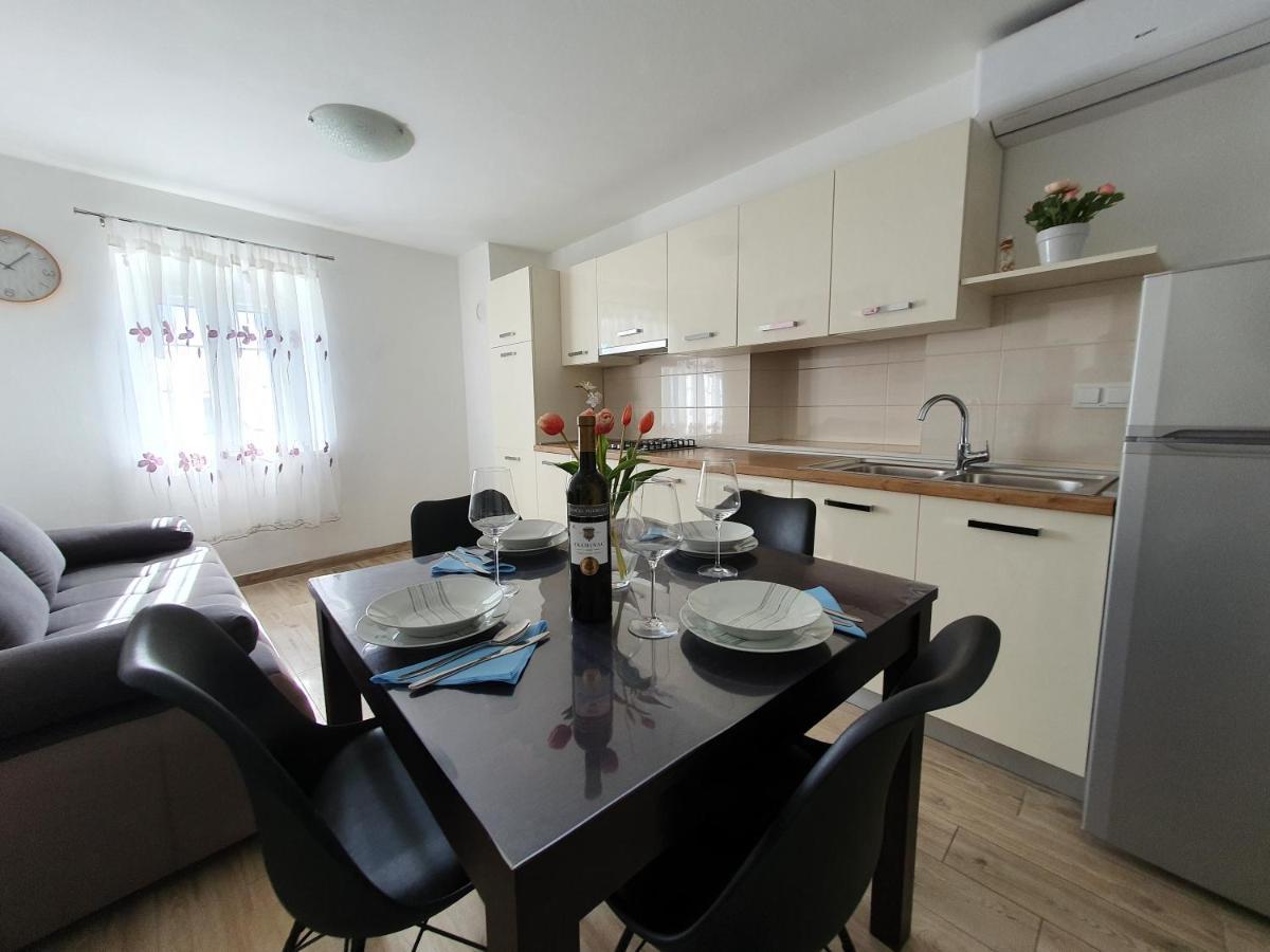 Apartaments Ukic Đảo Prvić Ngoại thất bức ảnh