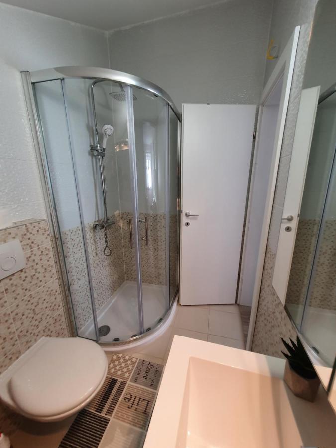 Apartaments Ukic Đảo Prvić Ngoại thất bức ảnh